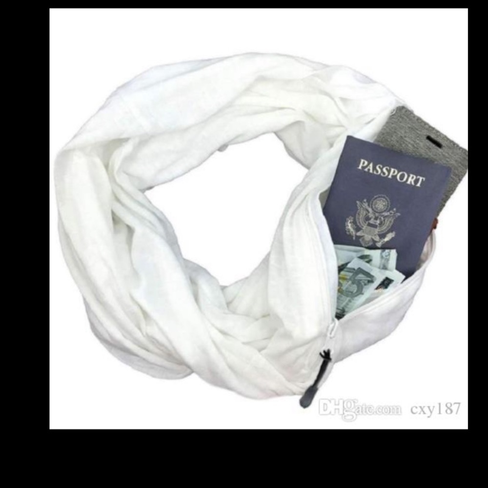 New Genovega en Pocket Scarf.